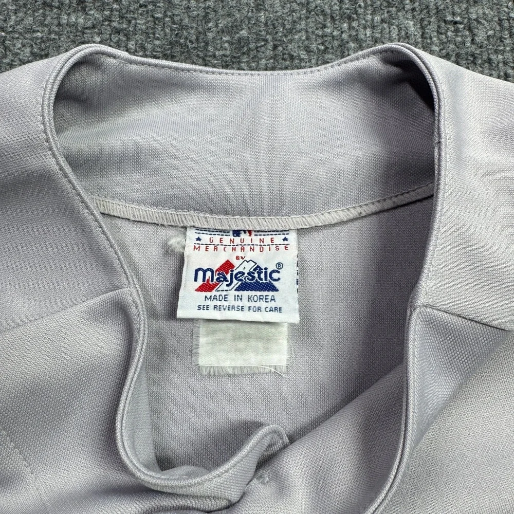 Derek Jeter 2 New York Yankees Majestic Baseball Jersey Youth L Grey Button Up